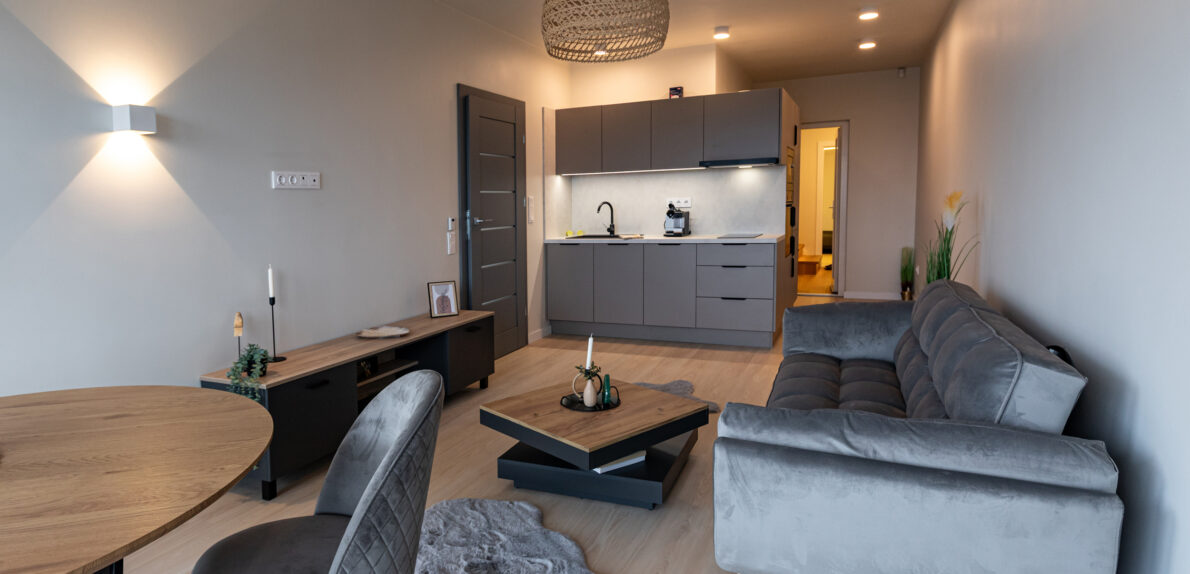 Panorámás Luxus Két Szinten Mámatetőn! Wellness, Medence, borospince és egy Független Apartman.
