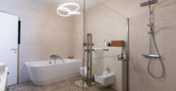 Panorámás Luxus Két Szinten Mámatetőn! Wellness, Medence, borospince és egy Független Apartman.