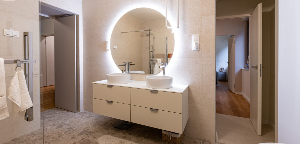 Panorámás Luxus Két Szinten Mámatetőn! Wellness, Medence, borospince és egy Független Apartman.
