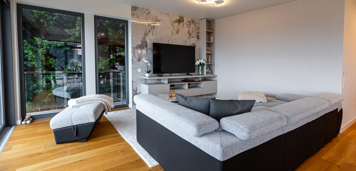 Panorámás Luxus Két Szinten Mámatetőn! Wellness, Medence, borospince és egy Független Apartman.