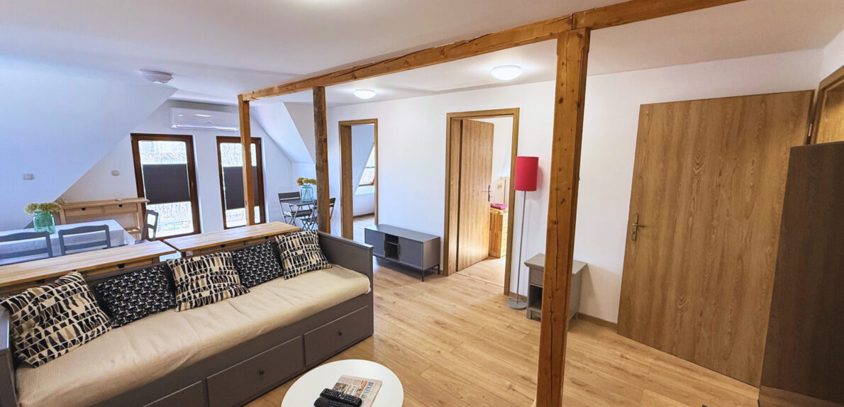 4 apartman egy villaházrészen belül