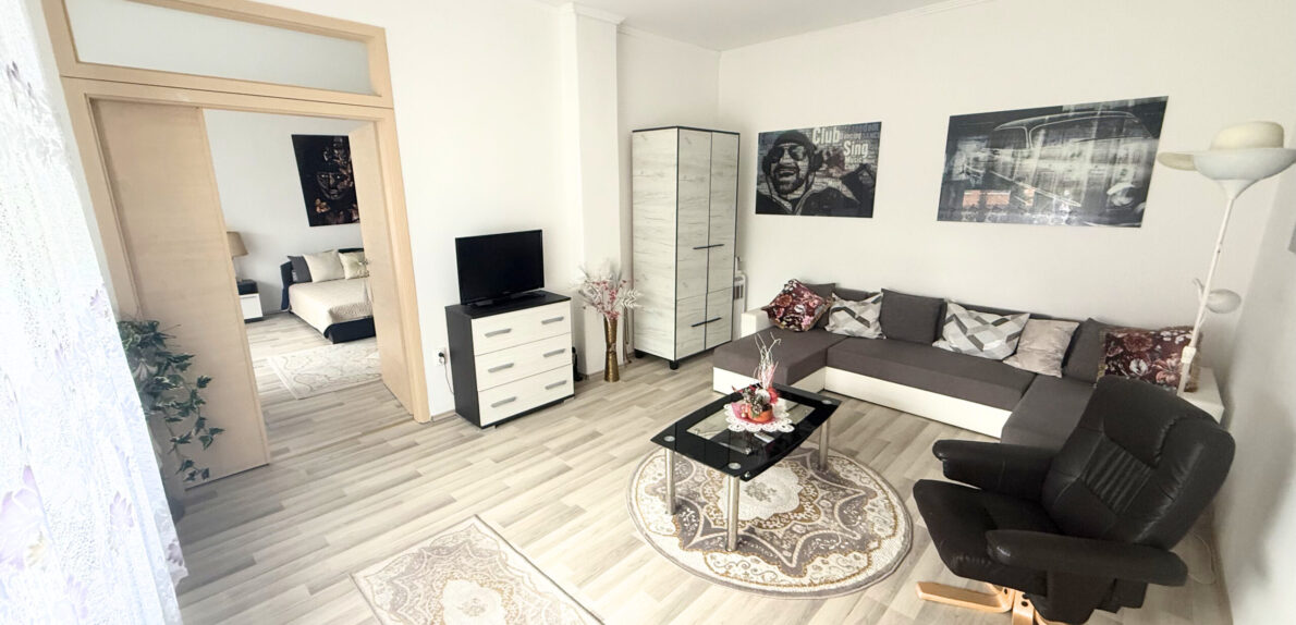 ELADÓ Ház Veszprém Belvárosában – 3 szintes, 200 m², albetétesíthető, bővíthető! „Pláza 3 perc séta”
