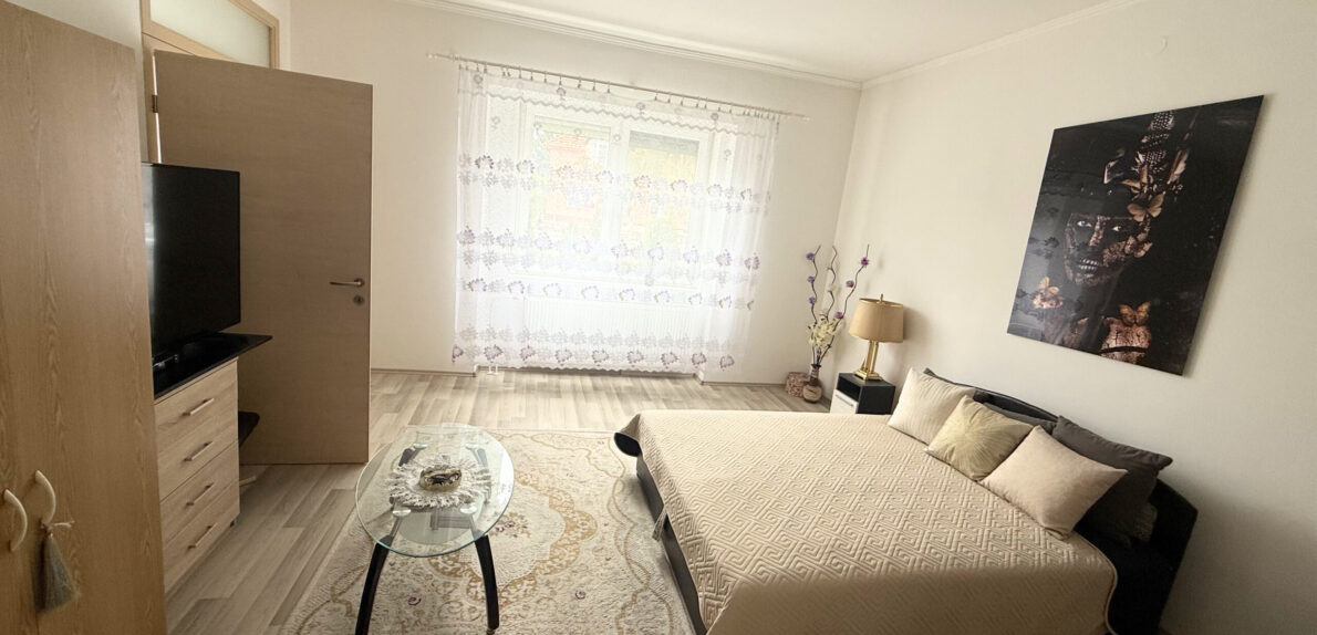 ELADÓ Ház Veszprém Belvárosában – 3 szintes, 200 m², albetétesíthető, bővíthető! „Pláza 3 perc séta”