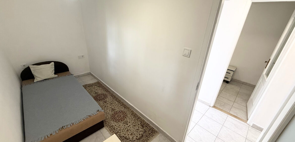 ELADÓ Ház Veszprém Belvárosában – 3 szintes, 200 m², albetétesíthető, bővíthető! „Pláza 3 perc séta”