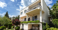 Eladó panorámás apartmanház Balatonalmádiban