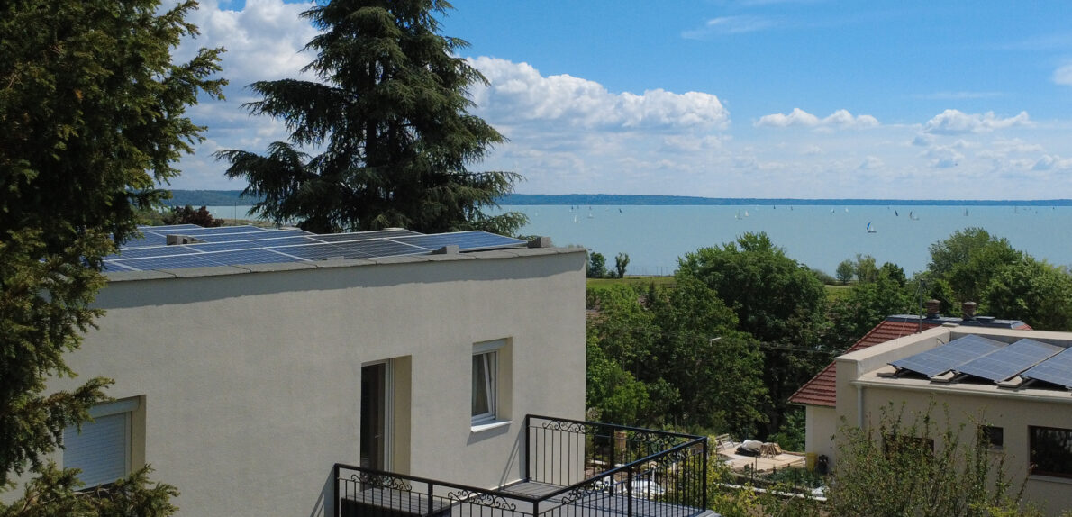 Eladó panorámás apartmanház Balatonalmádiban
