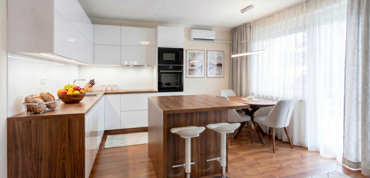 Eladó panorámás apartmanház Balatonalmádiban