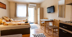 Eladó panorámás apartmanház Balatonalmádiban