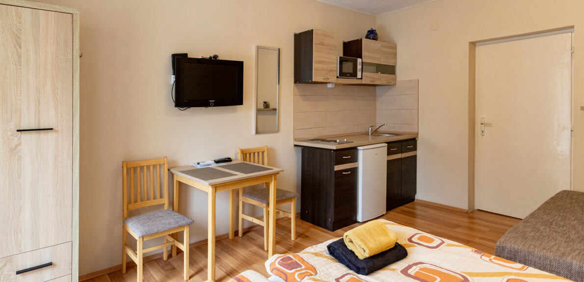 Eladó panorámás apartmanház Balatonalmádiban