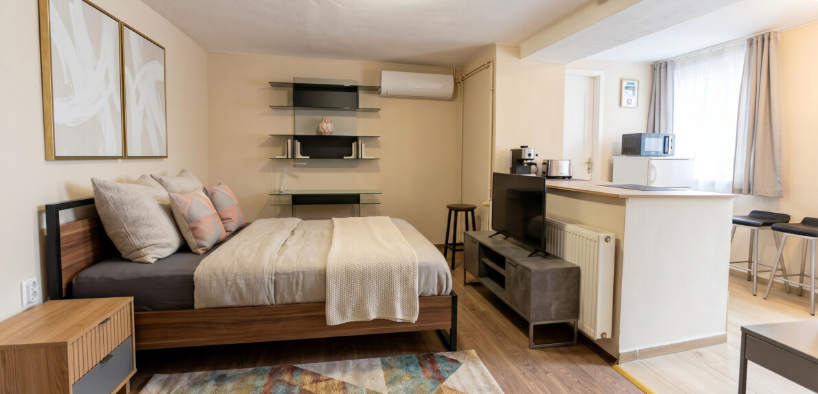 Eladó panorámás apartmanház Balatonalmádiban