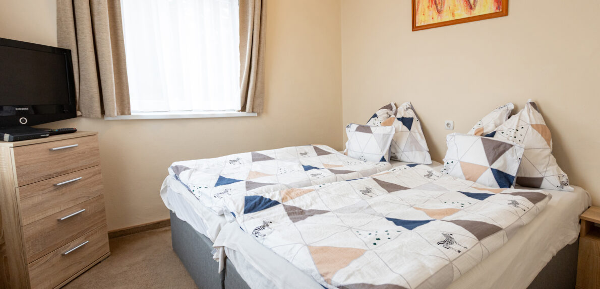 Eladó panorámás apartmanház Balatonalmádiban