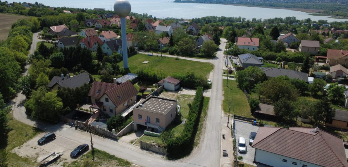 Balatonfűzfőn Eladó egy 2 szintes családi ház!