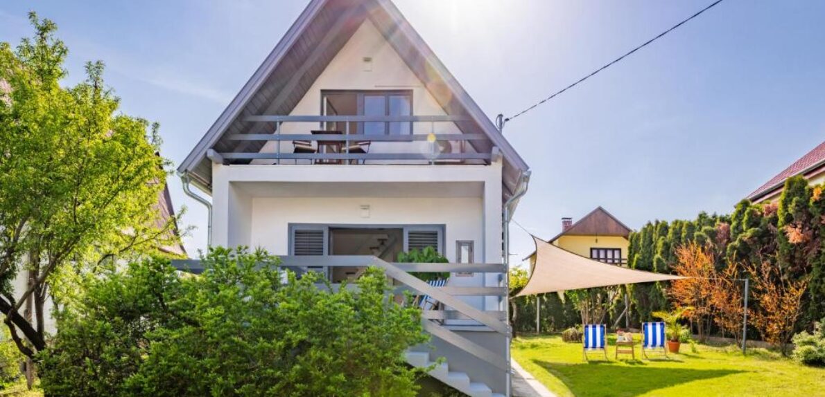 Balatonalmádi családi ház