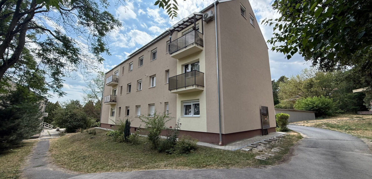 ELADÓ Felújított 52m2-es Lakás Balatonfűzfőn