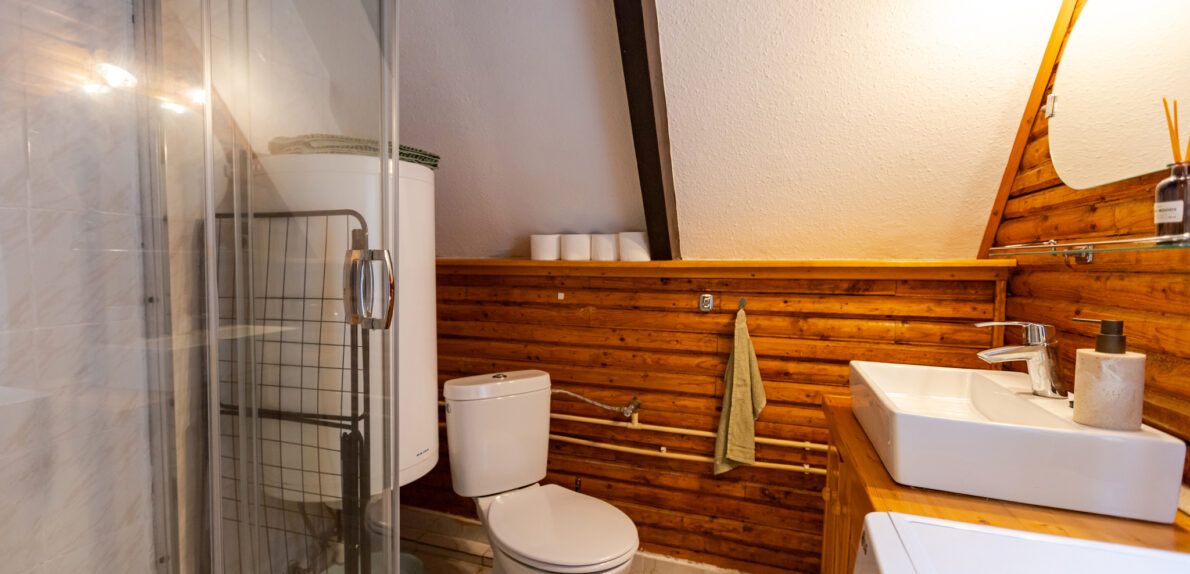 BALATONFŰZFŐN 4 ÉVSZAKOS WELLNESS FAHÁZ