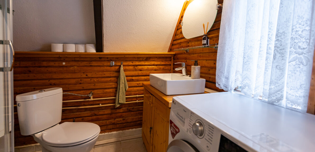 BALATONFŰZFŐN 4 ÉVSZAKOS WELLNESS FAHÁZ