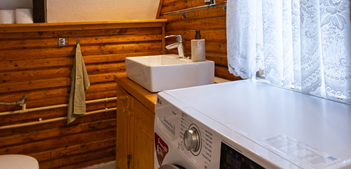 BALATONFŰZFŐN 4 ÉVSZAKOS WELLNESS FAHÁZ