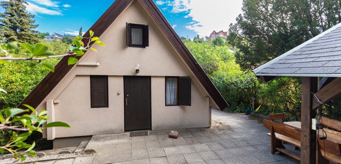 BALATONFŰZFŐN 4 ÉVSZAKOS WELLNESS FAHÁZ